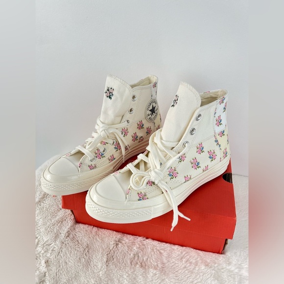 CONVERSE All Star Gran-Z Floral High-tops. NEW IN BOX - Picture 2 of 16